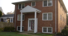 914 N Main St, North Canton, OH 44720 (Apt #3 – 24 Hour Notice to Show; Apt #5 Showing)